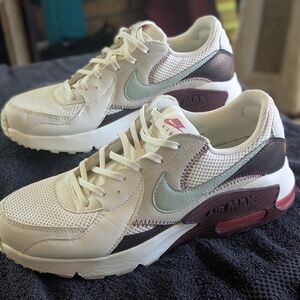 Nike Women's Sneakers in Cream, Burgundy, and Mint